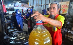 Pedagang Pasar Sebut Pasokan Minyak Goreng Curah Belum Normal