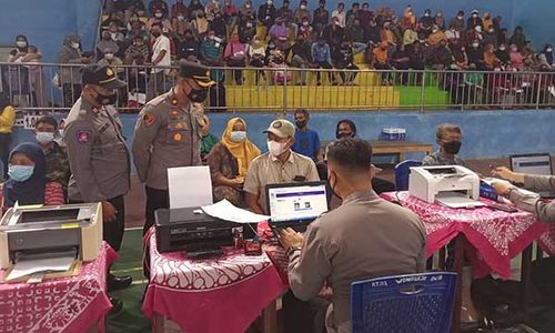 PKL dan Pedagang Warung di Karanganyar Terima Bantuan Tunai Rp600.000