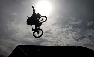 Wow! Ini Aksi Freestyle dan Kontes Festival BMX The Kickbandits di Solo