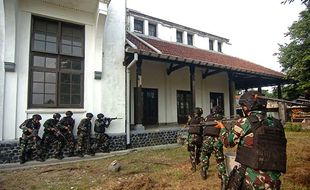 Tingkatkan Kemampuan Prajurit, TNI AD Latihan Tempur Kota di Tegal