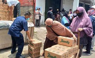 Pastikan Stok Migor, Pedagang di Madiun Kembali Diguyur 5.000 Liter