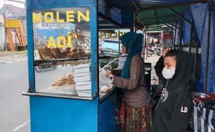 Harga Bahan Baku Naik, Bakul Molen Tawangmangu Sambat