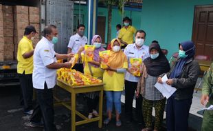 Operasi Pasar Minyak Goreng di Kedawung Sragen, Warga Dapat 2 Liter