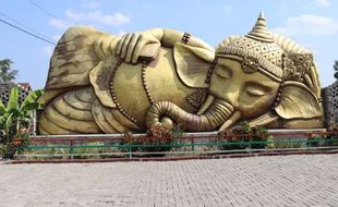 Patung Ganesha Tidur, Wisata Grobogan Mirip di Thailand