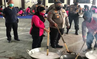 Polres Wonogiri Mendadak Buat Minyak Kelapa, Untuk Apa?