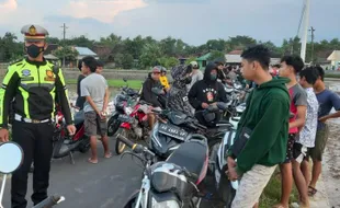 Banyaknya Motor yang Dirazia, Polisi Karanganyar Sampai Bawa 6 Truk