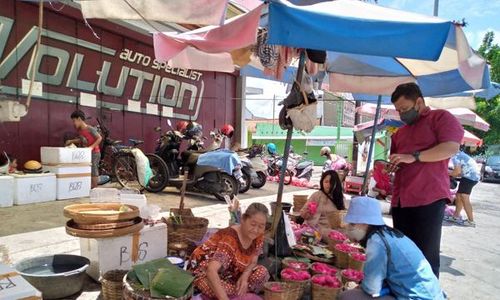 Ruwahan, Harga Bunga Tabur di Pasar Kembang Solo Melonjak 3 Kali Lipat