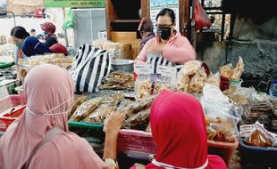 Momen Lebaran, Omzet Pedagang Pasar Gede Naik 300%