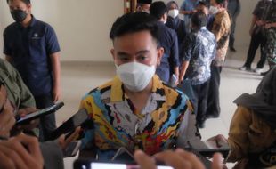 Capaian Vaksinasi Booster Solo Rendah, Gibran Bantah Ada Penolakan