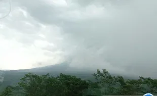 Erupsi Lagi, Gunung Semeru Luncurkan Awan Panas Guguran Sejauh 4 Km