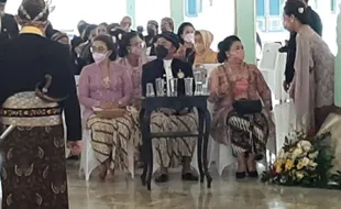 Duduk Jejer di Acara MN, KGPH Puruboyo Minta Foto Bareng Gusti Moeng