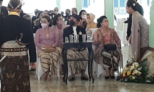 Duduk Jejer di Acara MN, KGPH Puruboyo Minta Foto Bareng Gusti Moeng