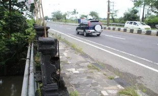 Sopir Truk Sering Lakukan Ini saat di Jembatan Jabang Bayi Delanggu