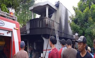 Tuang BBM, Rumah Penjual Bensin Eceran di Ceper Klaten Terbakar