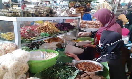 Duit Rp20.000 Buat Jajan Kuliner di Pasar Gede Solo, Dapat Apa Saja?