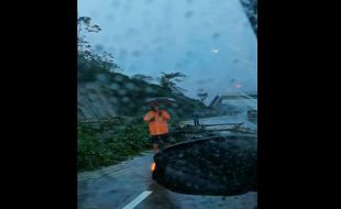 Tol Semarang-Solo Diterjang Longsor, Arus Kendaraan Tersendat