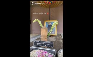 Jelang Jumenengan, Bhre Unggah Foto Makam Sang Ayah Mangkunagoro IX