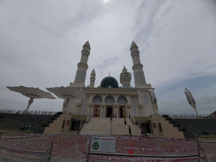 Replika Payung Madinah di Masjid Agung Karanganyar dan Tujuh Masjid