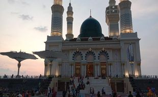 Lebih Megah, Masjid Agung Karanganyar Masih Terapkan 1 Tarawih 1 Juz?