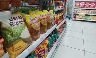 Stok Minyak Goreng di Minimarket Solo Banyak, Tapi Pembeli Sedikit