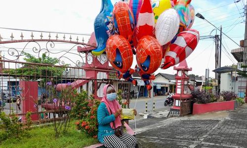 Kisah Sri, Warga Sukoharjo Ikut Antre OP Minyak Goreng di Wonogiri