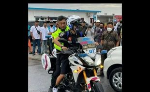 Polisi NTB Deg-Degan Dibonceng Pembalap MotoGP yang Ditinggal Rombongan