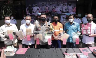 Polisi Ringkus Pria Malang yang Miliki 9 Kg Sabu-Sabu dan Ganja