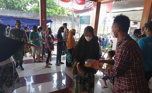 Operasi Pasar Minyak Goreng Sasar Kelurahan di Pinggir Kota Solo