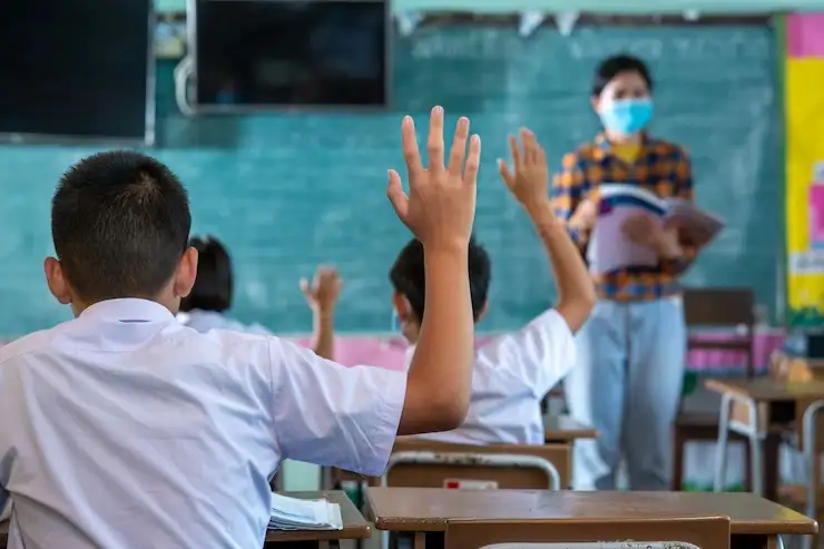 Wamendikdasmen Sebut Sekolah Swasta Boleh Tarik Biaya Pendidikan ke Siswa