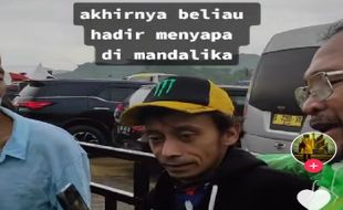 Video Pria Mirip Valentino Rossi di Sirkuit Mandalika Mendadak Viral