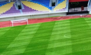 Berapa Tinggi yang Harus Dipenuhi Rumput Stadion Manahan? Cek Faktanya