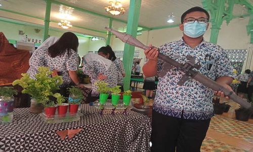 Keren, SMA Warga Solo Pamer Kreasi dari Hidroponik hingga Barang Bekas