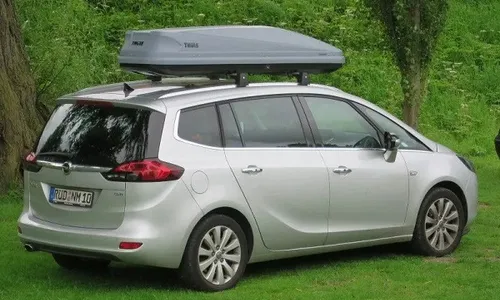 Perhatikan Ini Sebelum Pasang Roof Box di Mobil