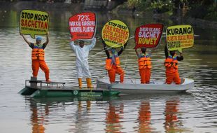 Gubernur di Jawa Bertanggung Jawab Mengatasi Mikroplastik di Sungai