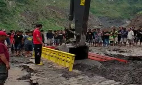 3 Truk Terkubur Material Pasir saat Banjir Lahar Hujan Gunung Merapi