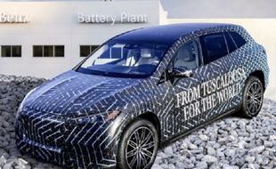 SUV Listrik EQS dari Mercedes Benz Segera Mengaspal