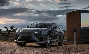 Lexus Hadirkan All New RZ, Mobil Berpenggerak Baterai Murni Pertama