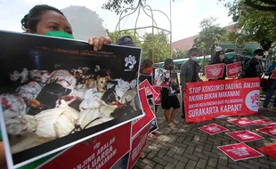 Espos Plus: Tradisi Makan Daging Anjing di Solo dan 84% Pekerja Resign