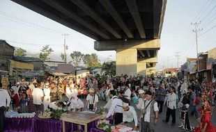 Tukar Takir, Tradisi Ngabuburit Khas Brebes