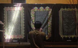 Mengintip Produksi Kain Batik Motif Al Quran di Laweyan Solo