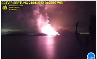 Erupsi Terus Terjadi, Status Gunung Anak Krakatau Naik Jadi Siaga