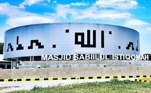 Unik! Masjid Lingkar di Rest Area Batang, Mirip Stadion Lur