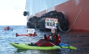 Greenpeace Kepung Kapal Tanker Pertamina, Ini Aksi Lainnya