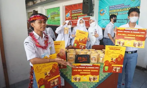 Latih Jiwa Entrepreneur Siswa Lewat P5 Smabasa