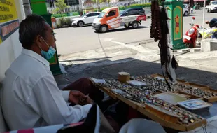 Kisah Katno Bertahan Jual Akik di Pasar Kota Wonogiri, Ini Alasannya