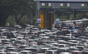 Arus Mudik Lebaran Makin Padat, One Way Diperpanjang hingga Sabtu Pagi