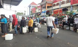 Pembeli Minyak Goreng Curah di Solo Masih Mengular, Ini Penyebabnya