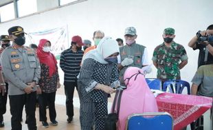 Vaksinasi Jadi Syarat Pencairan BLT Migor, Bupati Klaten: Tak Masalah