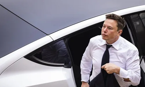 Penjualan Mobil Tesla Seret, Elon Musk Bakal PHK Karyawan