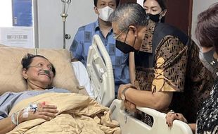 SBY Jenguk Hendropriyono di RSPAD, Begini Kondisinya